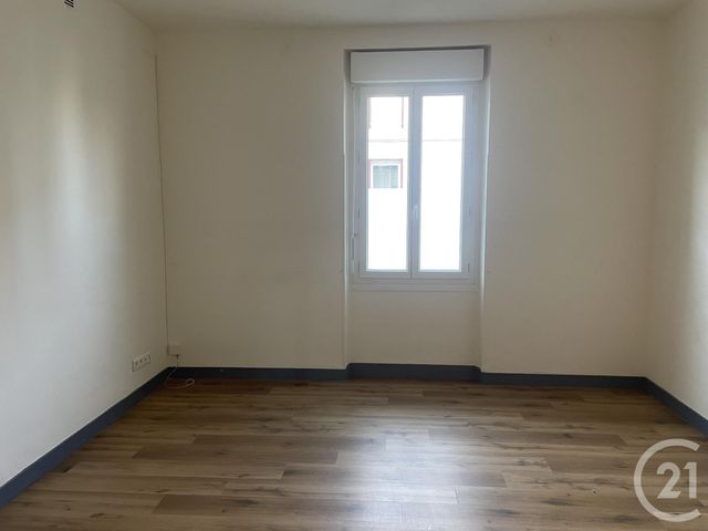 Appartement T1 &agrave; louer - 2 pi&egrave;ces - 31,90 m2 - Montpon Menesterol - 24 - AQUITAINE