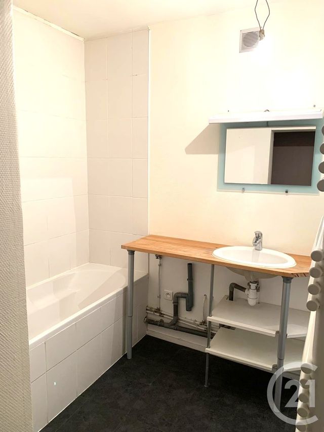 Appartement F3 &agrave; louer - 3 pi&egrave;ces - 61,23 m2 - Metz - 57 - LORRAINE
