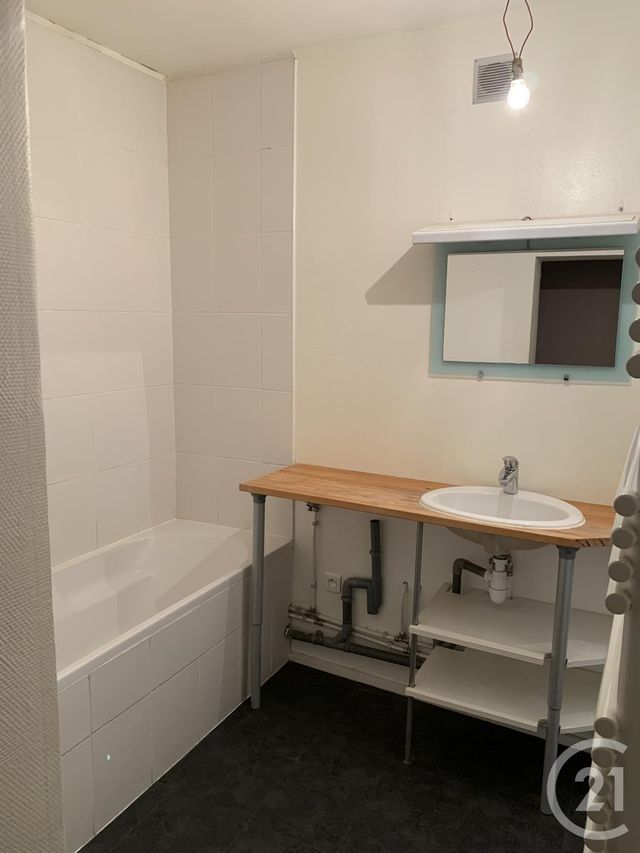 Appartement F3 &agrave; louer - 3 pi&egrave;ces - 61,23 m2 - Metz - 57 - LORRAINE