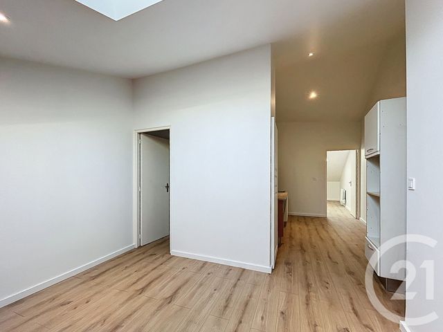 Appartement F3 &agrave; louer - 3 pi&egrave;ces - 51,70 m2 - Courcelles Chaussy - 57 - LORRAINE
