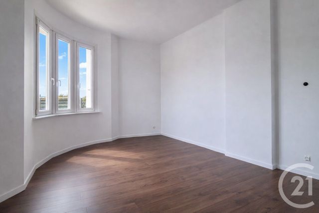 Appartement F3 &agrave; louer - 3 pi&egrave;ces - 82,58 m2 - Moulins Les Metz - 57 - LORRAINE