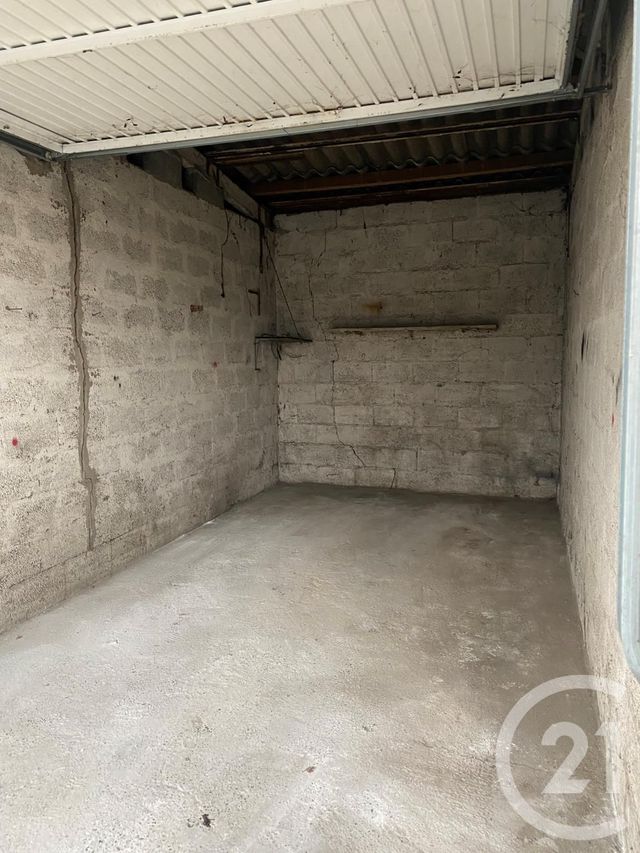 Parking &agrave; louer - 16 m2 - Moyeuvre Grande - 57 - LORRAINE