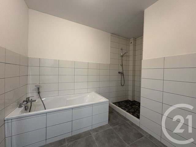 Appartement F5 &agrave; louer - 5 pi&egrave;ces - 142,96 m2 - St Julien Les Metz - 57 - LORRAINE
