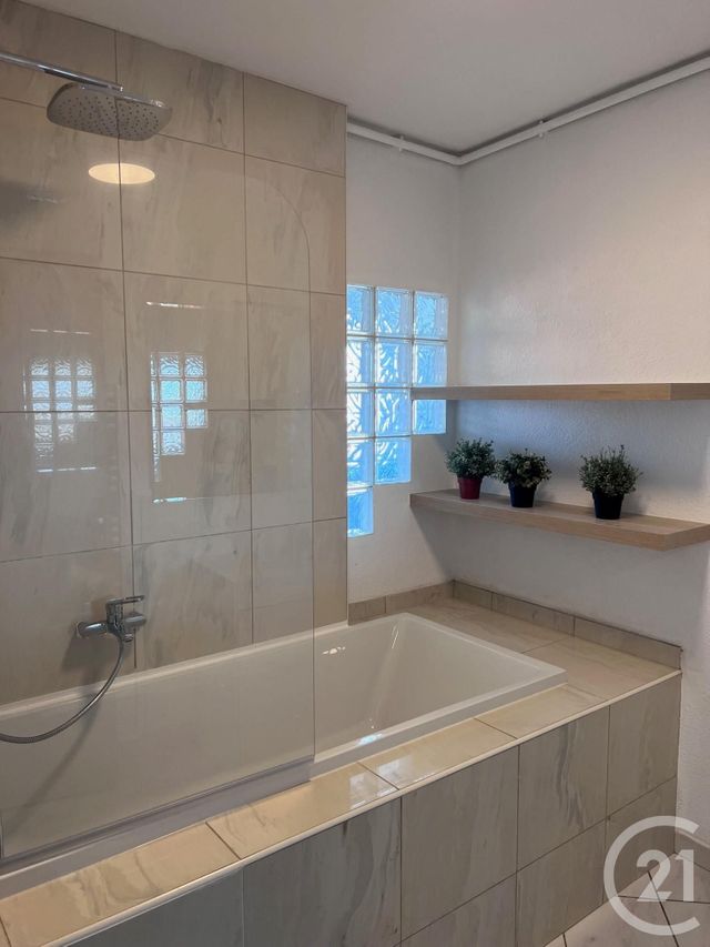 Appartement F3 &agrave; louer - 3 pi&egrave;ces - 75,87 m2 - Le Ban St Martin - 57 - LORRAINE