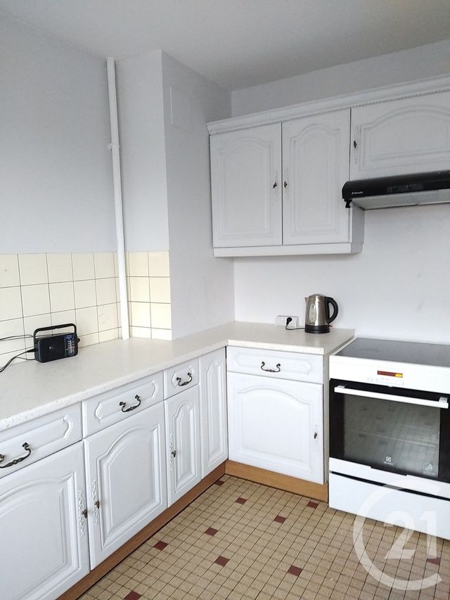 Appartement F3 &agrave; louer - 3 pi&egrave;ces - 87,56 m2 - Remiremont - 88 - LORRAINE