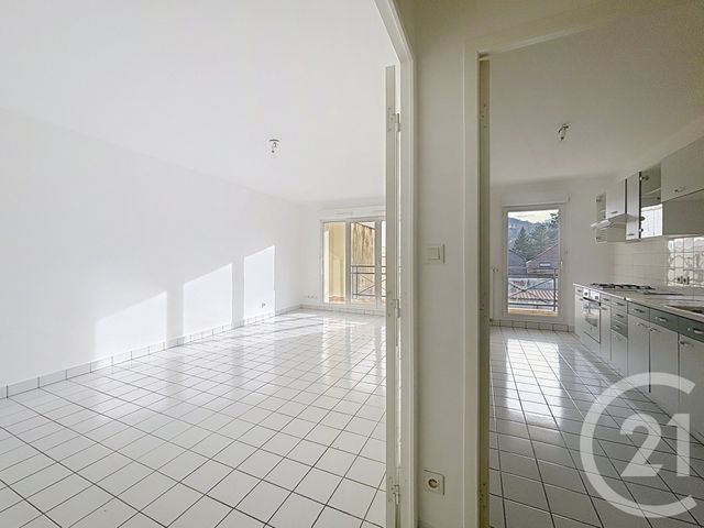 Appartement F3 &agrave; louer - 3 pi&egrave;ces - 70 m2 - Remiremont - 88 - LORRAINE