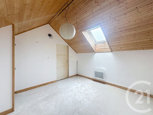 Maison &agrave; louer - 4 pi&egrave;ces - 75,12 m2 - Remiremont - 88 - LORRAINE