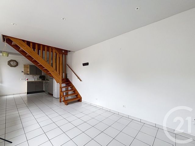 Maison &agrave; louer - 4 pi&egrave;ces - 75,12 m2 - Remiremont - 88 - LORRAINE