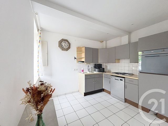 Maison &agrave; louer - 4 pi&egrave;ces - 75,12 m2 - Remiremont - 88 - LORRAINE