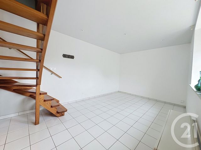 Maison &agrave; louer - 4 pi&egrave;ces - 75,12 m2 - Remiremont - 88 - LORRAINE