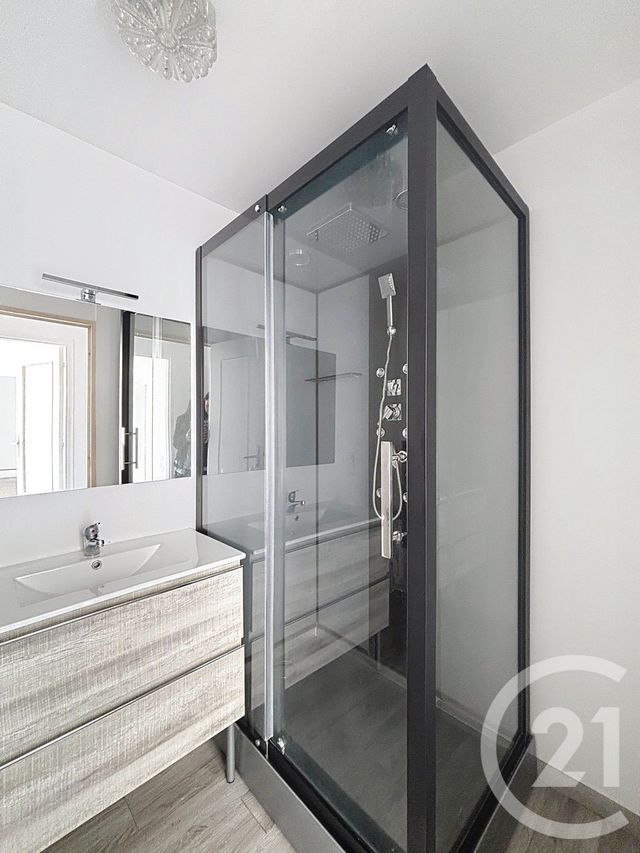 Appartement F3 &agrave; louer - 3 pi&egrave;ces - 65 m2 - Remiremont - 88 - LORRAINE