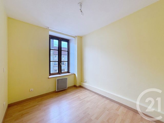 Appartement F4 à louer - 4 pièces - 71,92 m2 - Remiremont - 88 - LORRAINE
