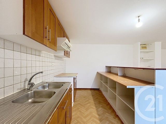 Appartement F4 &agrave; louer - 4 pi&egrave;ces - 92,12 m2 - St Etienne Les Remiremont - 88 - LORRAINE