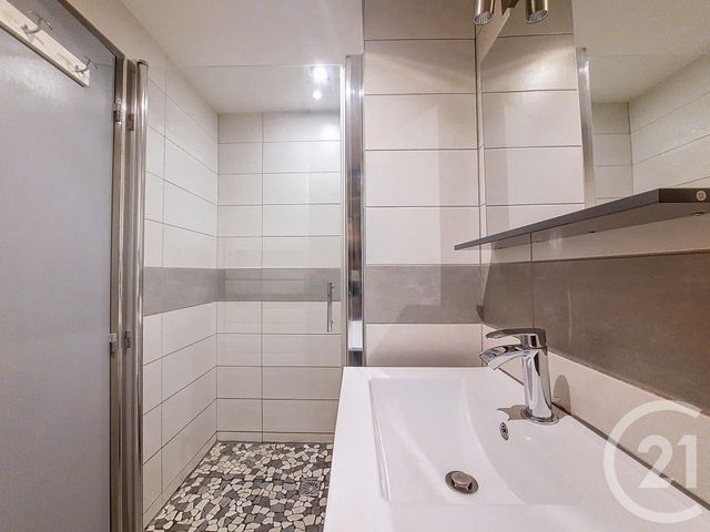 Appartement F2 &agrave; louer - 2 pi&egrave;ces - 39,75 m2 - Remiremont - 88 - LORRAINE