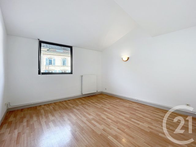 Appartement F3 &agrave; louer - 3 pi&egrave;ces - 85,53 m2 - Epinal - 88 - LORRAINE
