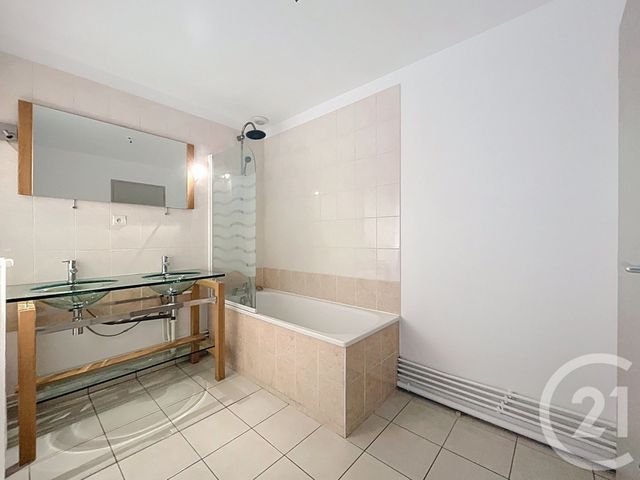 Appartement F3 &agrave; louer - 3 pi&egrave;ces - 85,53 m2 - Epinal - 88 - LORRAINE