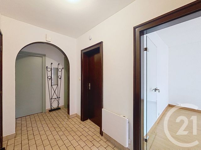 Appartement F3 &agrave; louer - 3 pi&egrave;ces - 68,15 m2 - Remiremont - 88 - LORRAINE