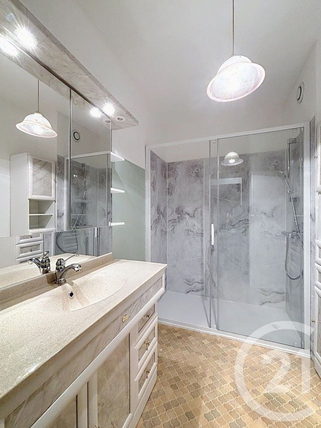 Appartement F3 &agrave; louer - 3 pi&egrave;ces - 68,15 m2 - Remiremont - 88 - LORRAINE