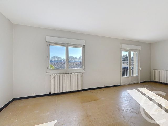 Appartement F3 &agrave; louer - 3 pi&egrave;ces - 83,61 m2 - St Nabord - 88 - LORRAINE