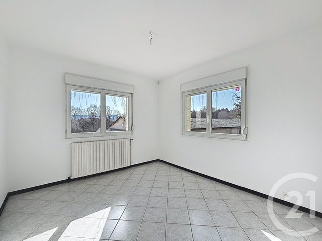 Appartement F3 &agrave; louer - 3 pi&egrave;ces - 83,61 m2 - St Nabord - 88 - LORRAINE