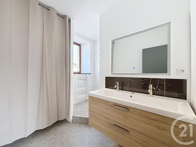 Appartement F3 &agrave; louer - 3 pi&egrave;ces - 65,08 m2 - Remiremont - 88 - LORRAINE