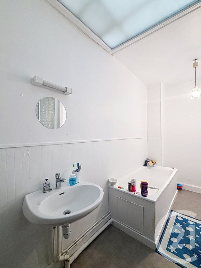 Appartement F6 &agrave; louer - 7 pi&egrave;ces - 182,46 m2 - Remiremont - 88 - LORRAINE