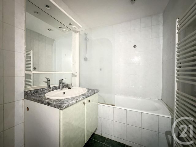 Appartement F3 &agrave; louer - 3 pi&egrave;ces - 74,31 m2 - Remiremont - 88 - LORRAINE