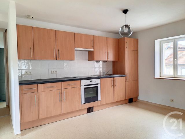 Appartement F3 &agrave; louer - 3 pi&egrave;ces - 65,69 m2 - Remiremont - 88 - LORRAINE