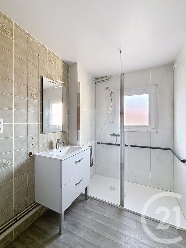 Appartement F4 &agrave; louer - 4 pi&egrave;ces - 66,02 m2 - St Ame - 88 - LORRAINE