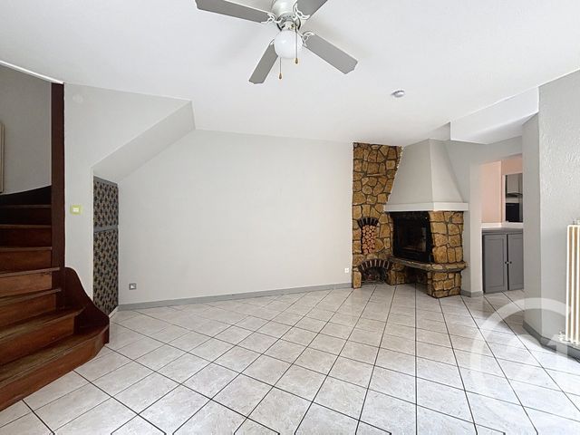 Appartement F3 &agrave; louer - 3 pi&egrave;ces - 72,64 m2 - Remiremont - 88 - LORRAINE