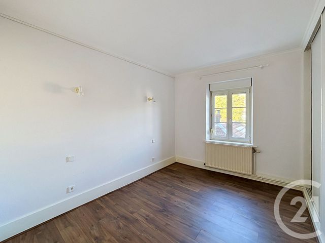 Appartement F4 &agrave; louer - 4 pi&egrave;ces - 114,65 m2 - Remiremont - 88 - LORRAINE