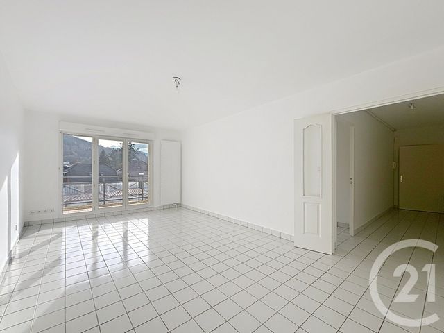 Appartement F3 &agrave; louer - 3 pi&egrave;ces - 70 m2 - Remiremont - 88 - LORRAINE
