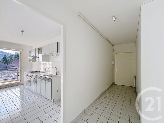 Appartement F3 &agrave; louer - 3 pi&egrave;ces - 70 m2 - Remiremont - 88 - LORRAINE