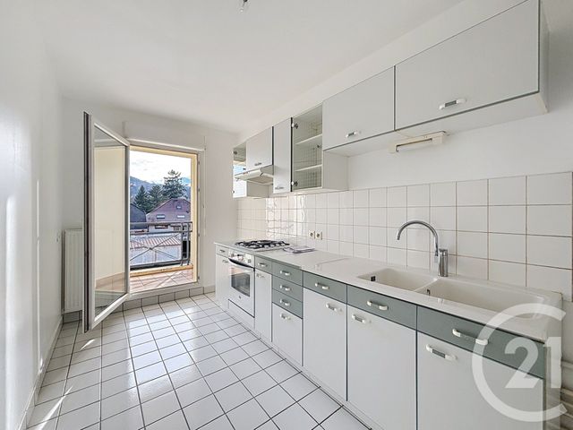 Appartement F3 &agrave; louer - 3 pi&egrave;ces - 70 m2 - Remiremont - 88 - LORRAINE