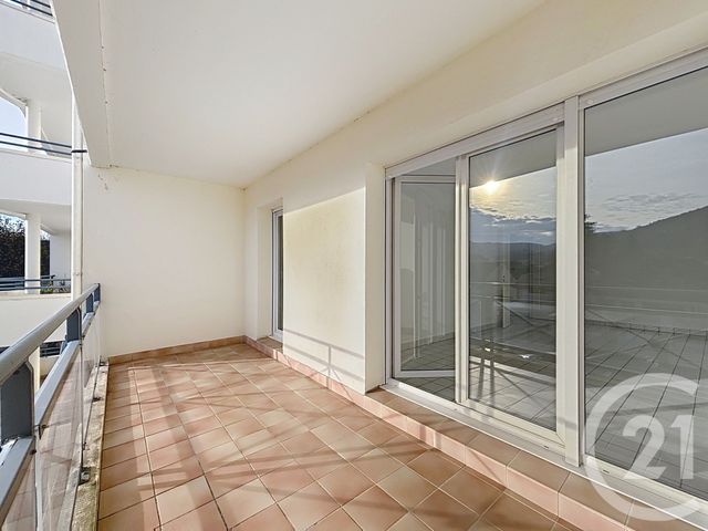 Appartement F3 &agrave; louer - 3 pi&egrave;ces - 70 m2 - Remiremont - 88 - LORRAINE