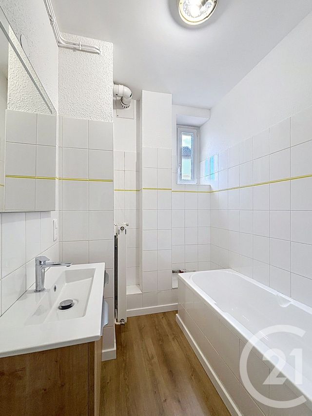 Appartement F3 &agrave; louer - 3 pi&egrave;ces - 78,49 m2 - Remiremont - 88 - LORRAINE