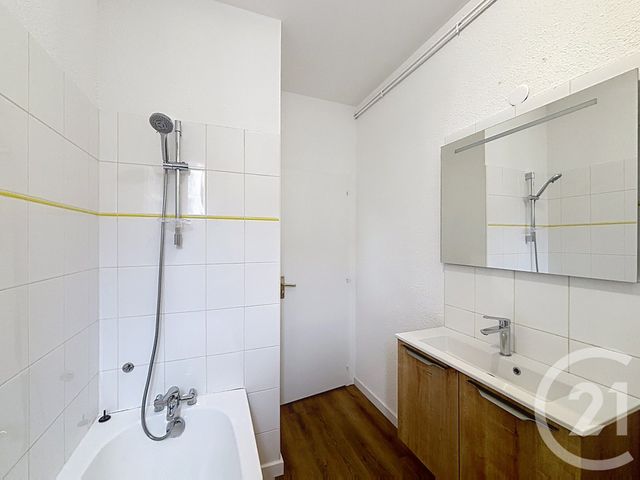 Appartement F3 &agrave; louer - 3 pi&egrave;ces - 78,49 m2 - Remiremont - 88 - LORRAINE