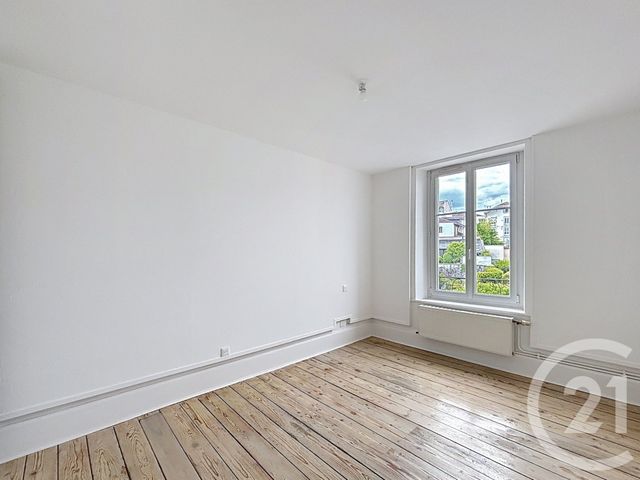 Appartement F4 &agrave; louer - 4 pi&egrave;ces - 79,65 m2 - Remiremont - 88 - LORRAINE