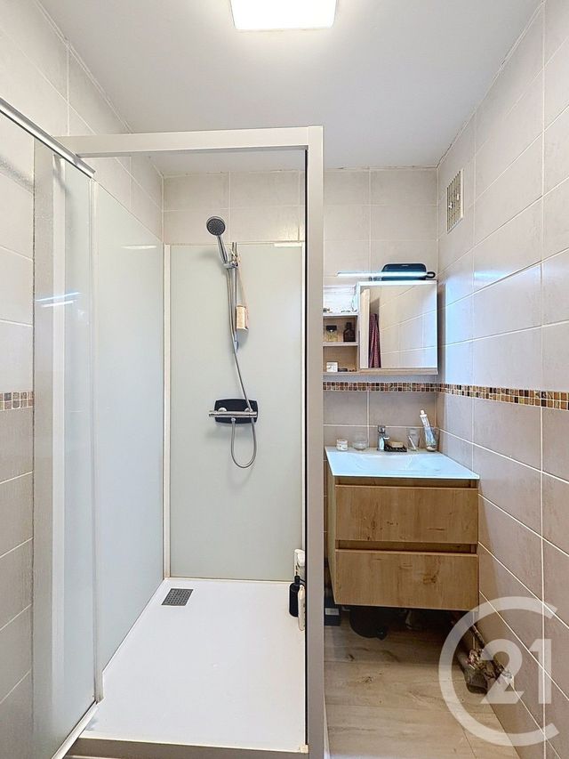 Appartement F3 &agrave; louer - 3 pi&egrave;ces - 62,87 m2 - Remiremont - 88 - LORRAINE