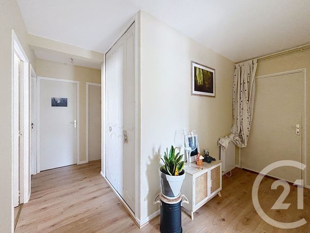 Appartement F3 &agrave; louer - 3 pi&egrave;ces - 71,80 m2 - Remiremont - 88 - LORRAINE