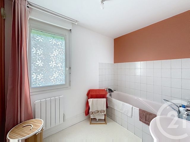 Appartement F3 &agrave; louer - 3 pi&egrave;ces - 71,80 m2 - Remiremont - 88 - LORRAINE