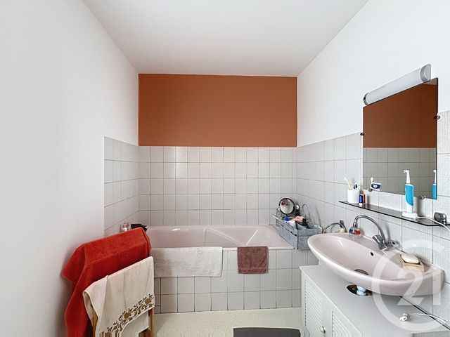Appartement F3 &agrave; louer - 3 pi&egrave;ces - 71,80 m2 - Remiremont - 88 - LORRAINE