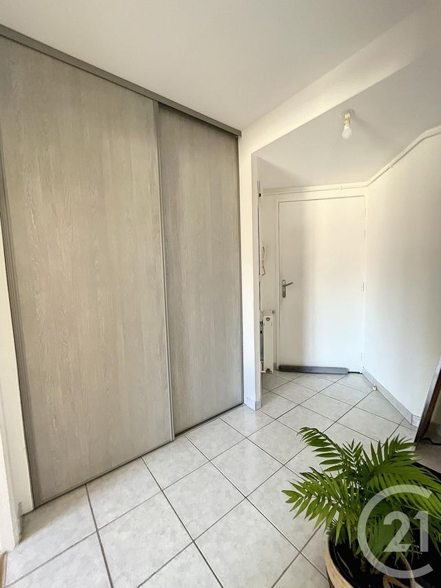 Appartement F3 &agrave; louer - 3 pi&egrave;ces - 64,88 m2 - Remiremont - 88 - LORRAINE