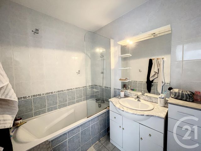 Appartement F3 &agrave; louer - 3 pi&egrave;ces - 64,88 m2 - Remiremont - 88 - LORRAINE