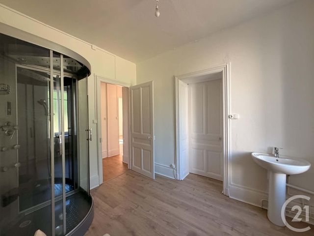 Appartement F3 &agrave; louer - 3 pi&egrave;ces - 91,52 m2 - Remiremont - 88 - LORRAINE