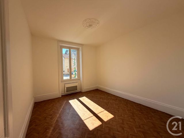 Appartement F3 &agrave; louer - 3 pi&egrave;ces - 91,52 m2 - Remiremont - 88 - LORRAINE