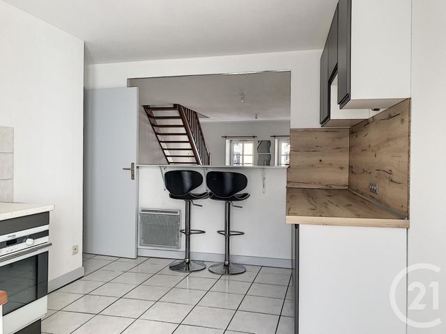 Appartement F3 &agrave; louer - 3 pi&egrave;ces - 65,73 m2 - Remiremont - 88 - LORRAINE