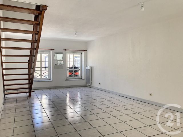 Appartement F3 &agrave; louer - 3 pi&egrave;ces - 65,73 m2 - Remiremont - 88 - LORRAINE