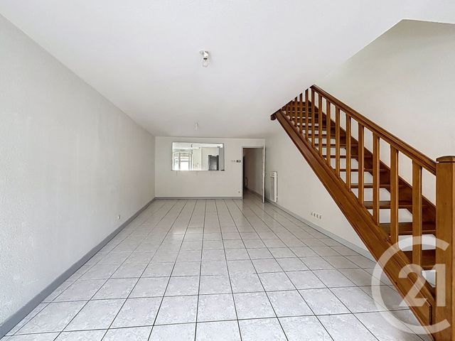 Appartement F3 &agrave; louer - 3 pi&egrave;ces - 65,73 m2 - Remiremont - 88 - LORRAINE