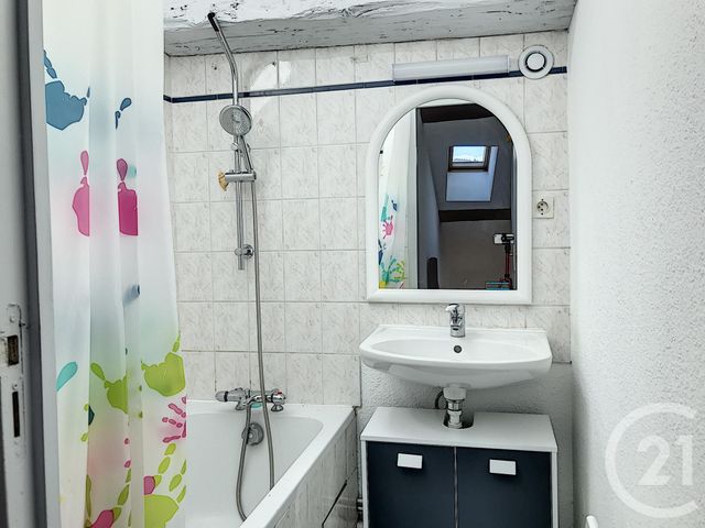 Appartement F3 &agrave; louer - 3 pi&egrave;ces - 65,73 m2 - Remiremont - 88 - LORRAINE